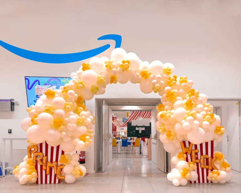 popcorn balloon arch
